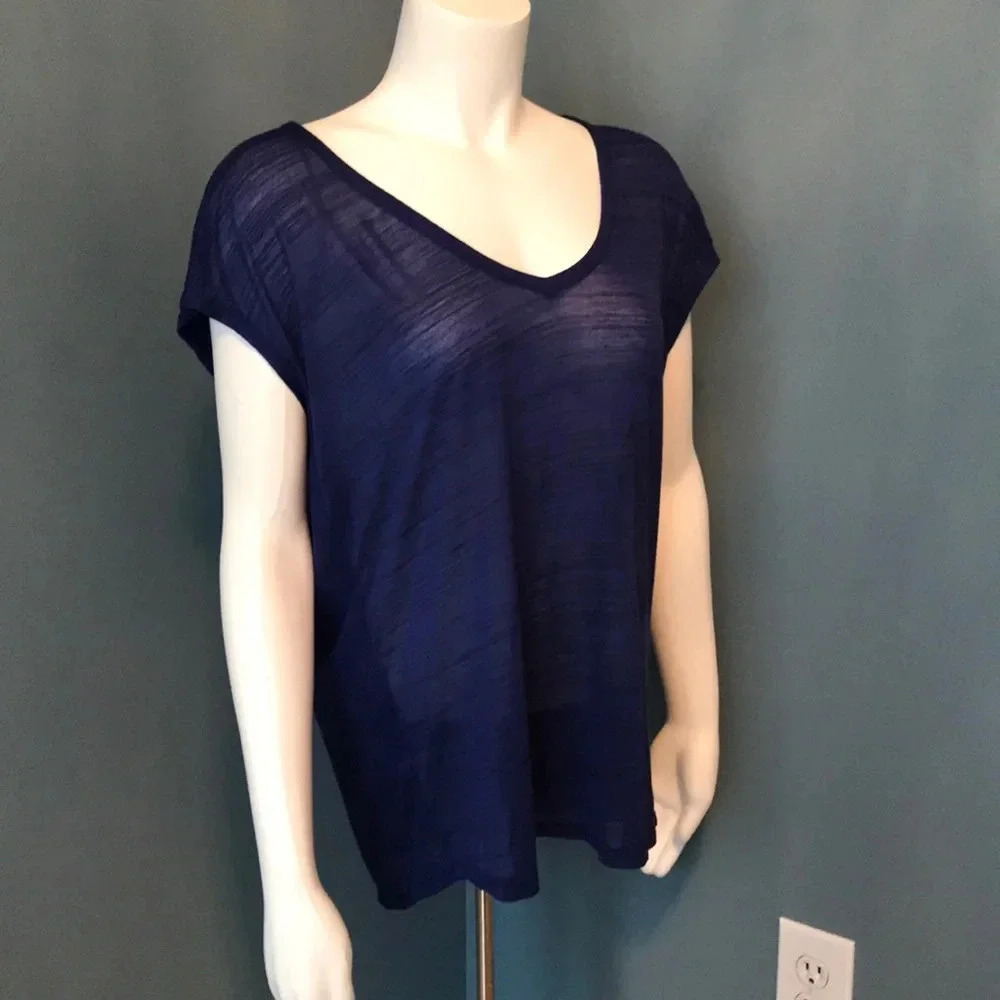 Splendid Blue Split Back V Neck Tee Shirt size Med